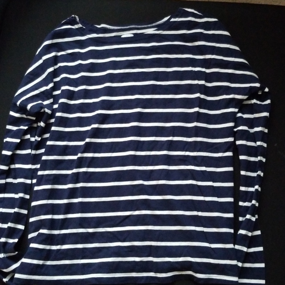 Old navy shirts size xs